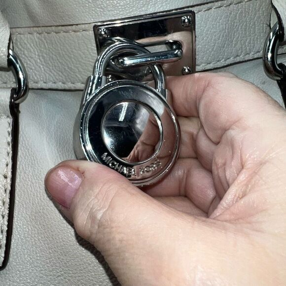 Michael Kors Hamilton Bag In Clay with Silver Hardware Lock and Key - Picture 6 of 16